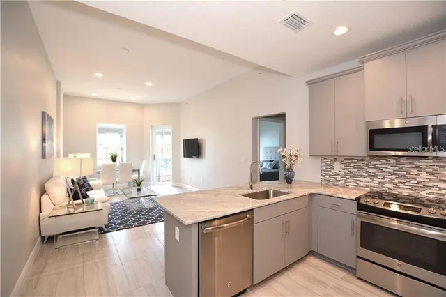 $3,400 | 1500 State Street, Unit 603, Sarasota, FL 34236