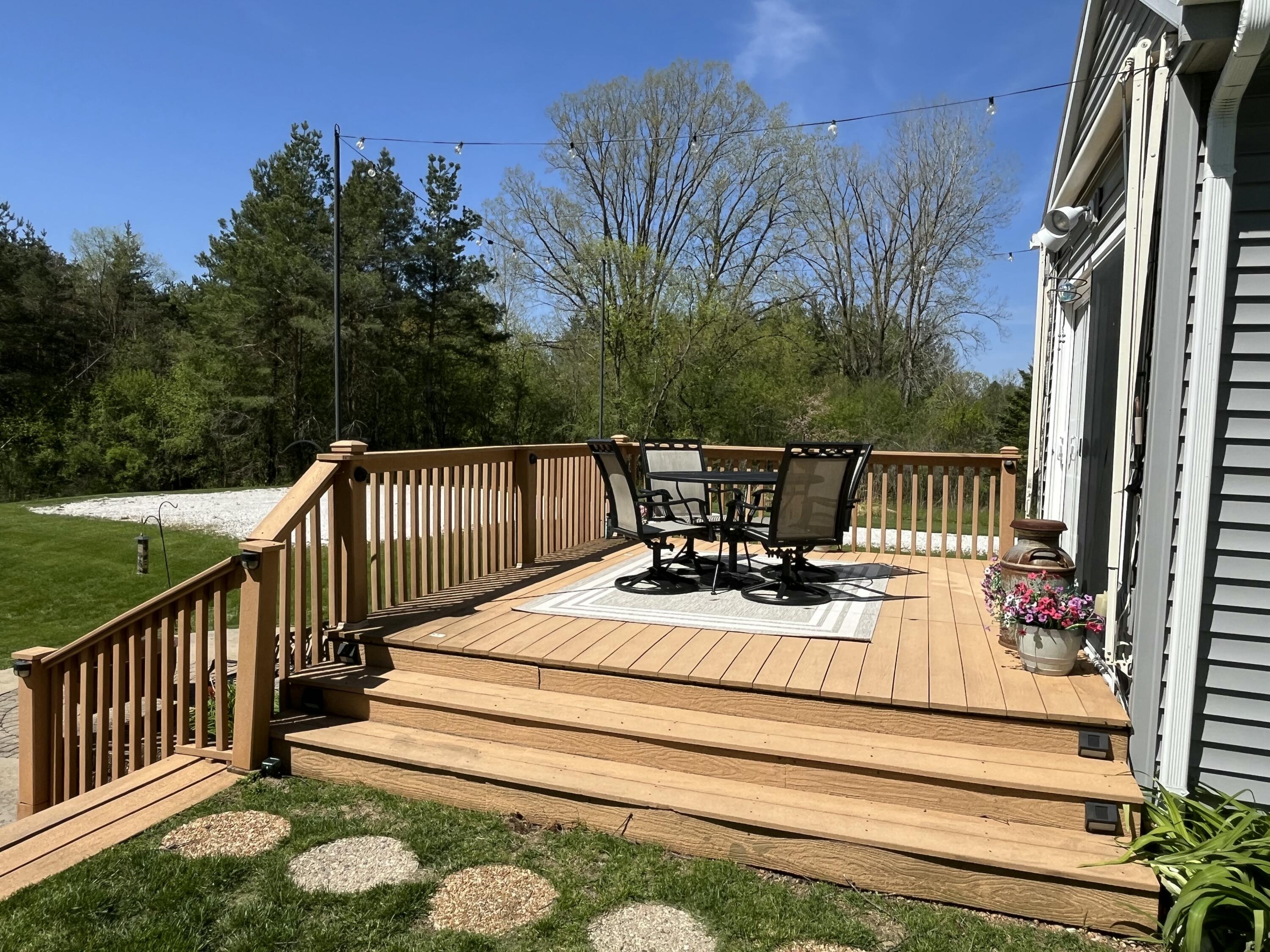 10155 West Oakwood Road Franklin, WI 53132 - Photo 26 of 40 Deck off Dining area