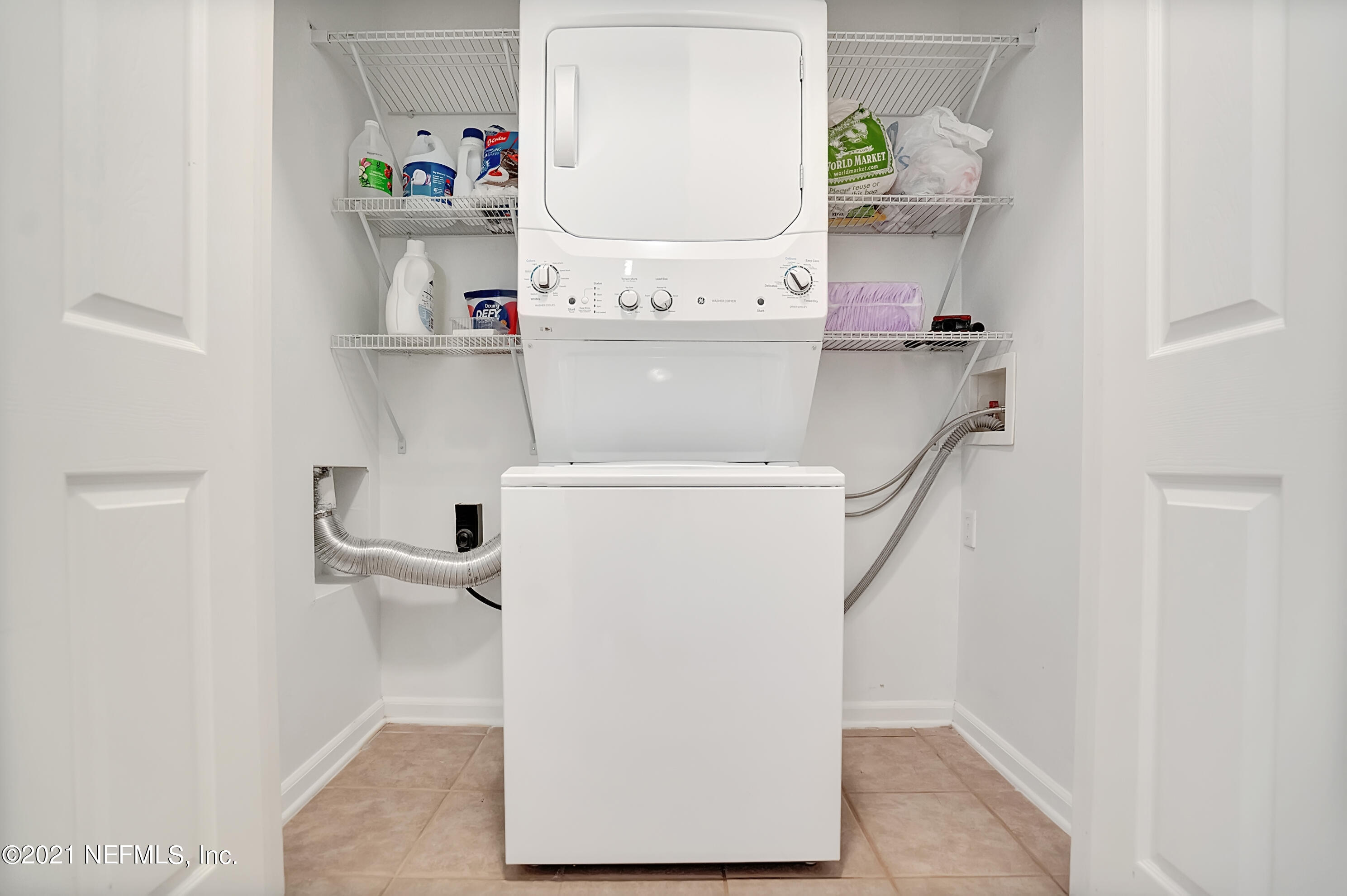 10550 Baymeadows Road, Unit 227 Jacksonville, FL 32256 - Photo 11 of 26 Laundry room