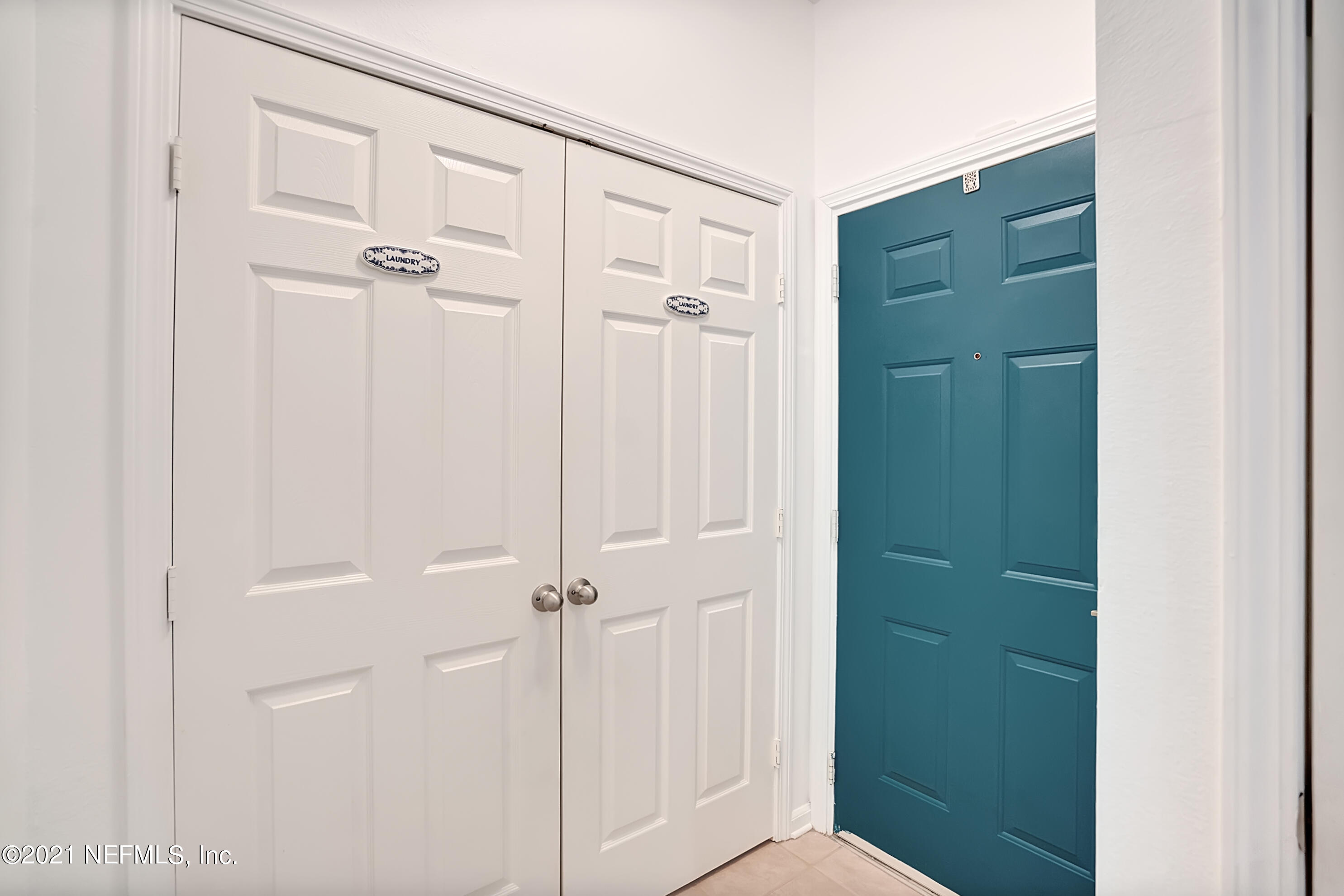10550 Baymeadows Road, Unit 227 Jacksonville, FL 32256 - Photo 3 of 26 Entryway and laundry
