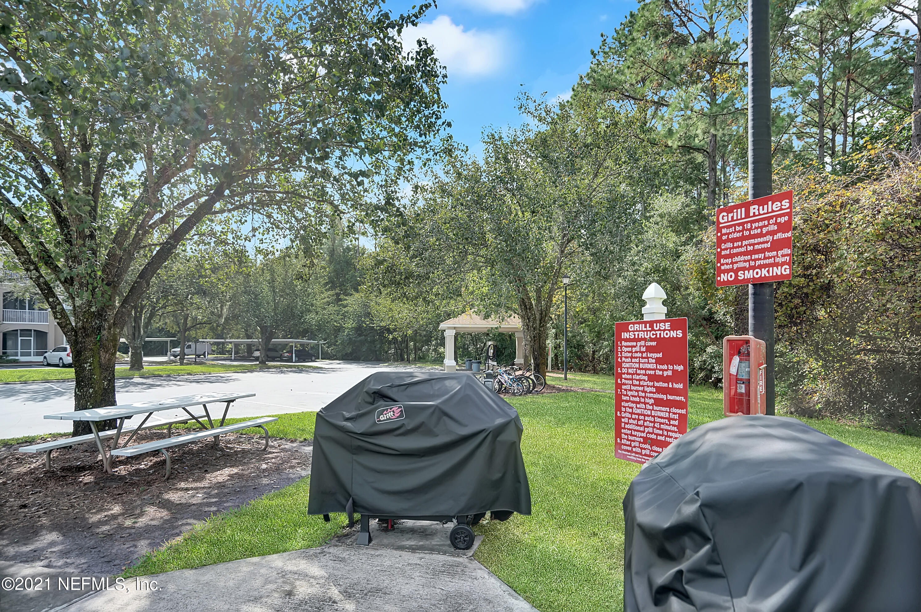 10550 Baymeadows Road, Unit 227 Jacksonville, FL 32256 - Photo 24 of 26 Grill area