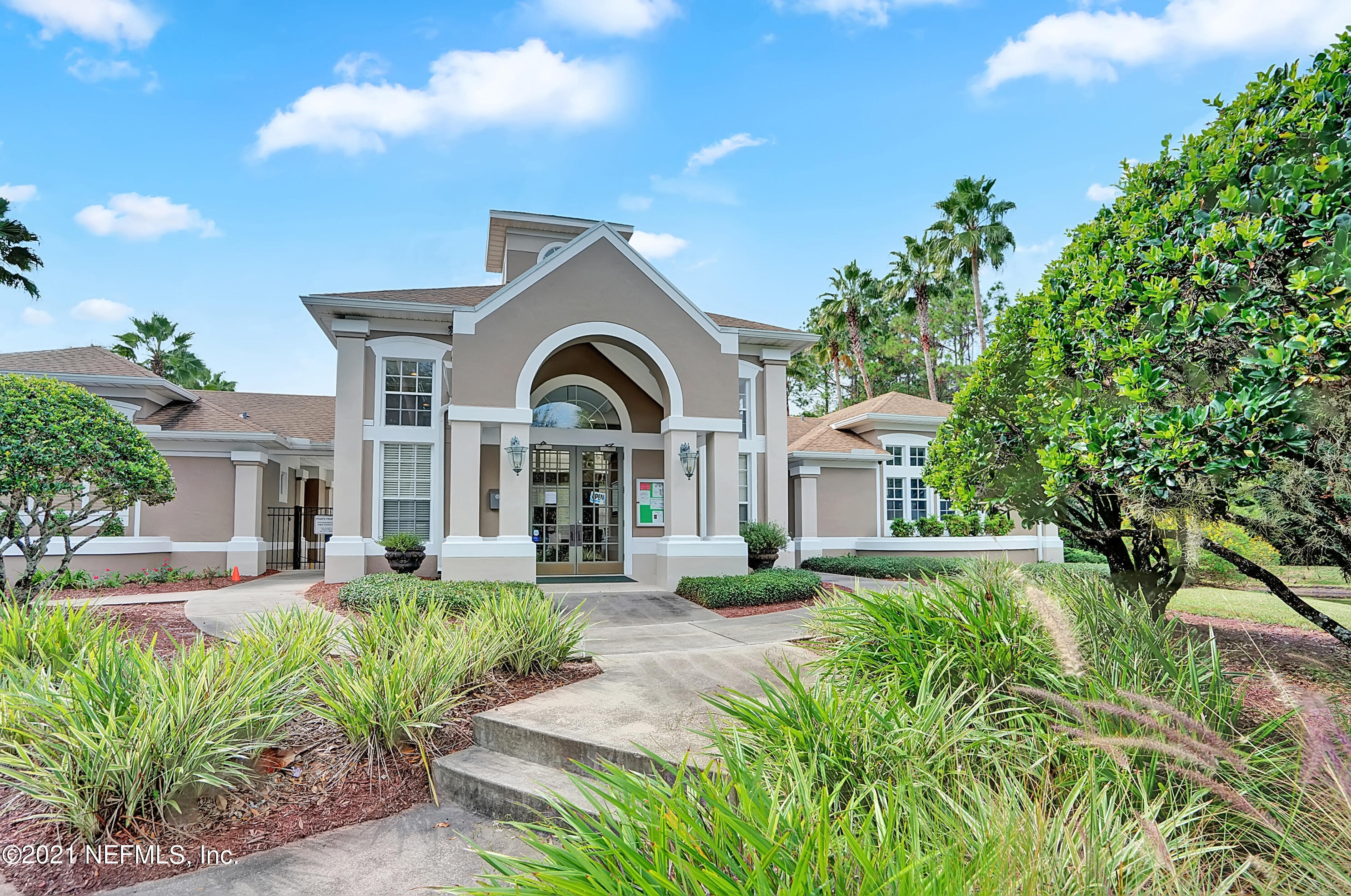 10550 Baymeadows Road, Unit 227 Jacksonville, FL 32256 - Photo 25 of 26 Overlook amenities center