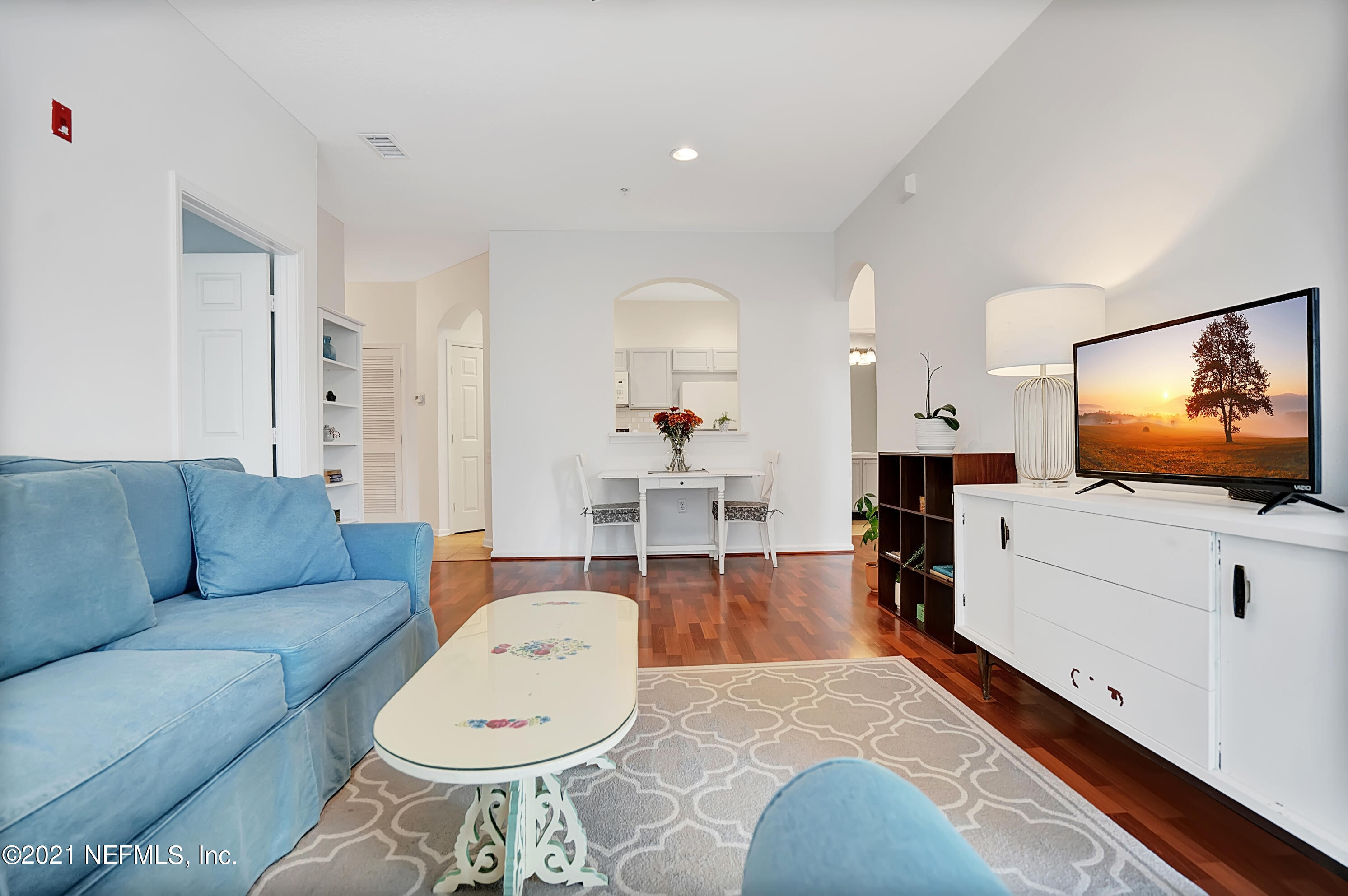 10550 Baymeadows Road, Unit 227 Jacksonville, FL 32256 - Photo 6 of 26 Living room view 3