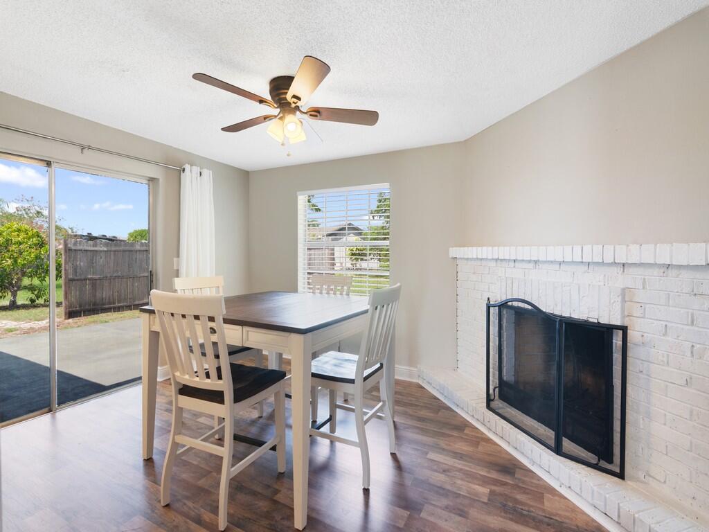 1511 Southeast Portillo Road Port St. Lucie, FL 34952 - Photo 5 of 45 Image37