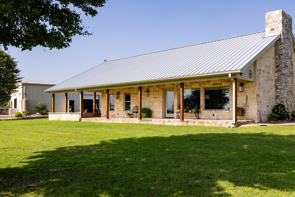 2377 Aviation Loop Fredericksburg, TX 78624 - Photo 47 of 76
