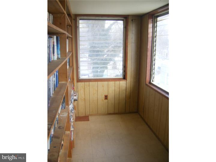 711 Bridgeboro Street Riverside, NJ 08075 - Photo 3 of 4 Sun Room