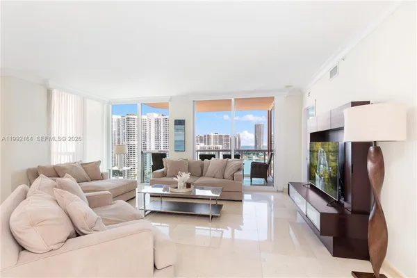 $5,250 | 3370 Northeast 190th Street, Unit 2007, Aventura, FL 33180