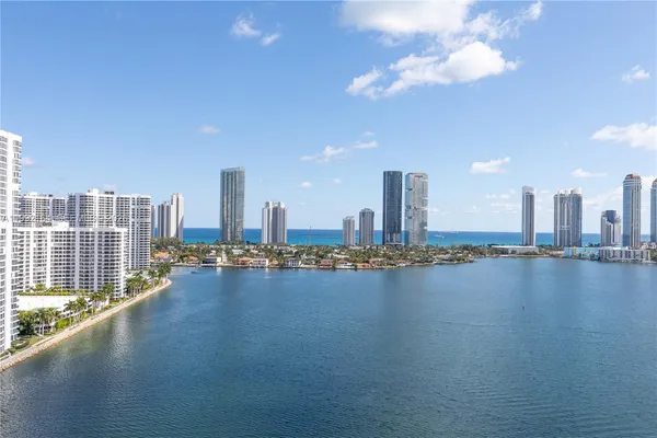 $5,250 | 3370 Northeast 190th Street, Unit 2007, Aventura, FL 33180
