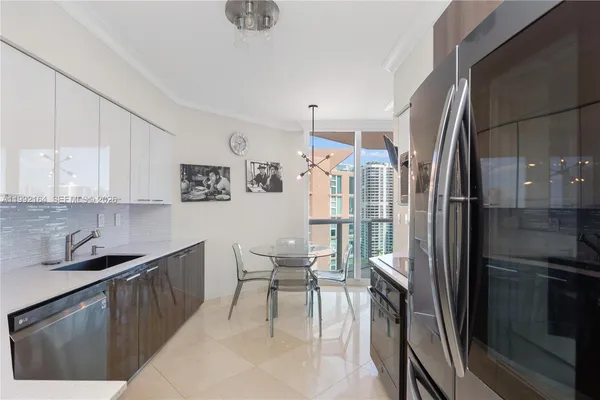 $5,250 | 3370 Northeast 190th Street, Unit 2007, Aventura, FL 33180