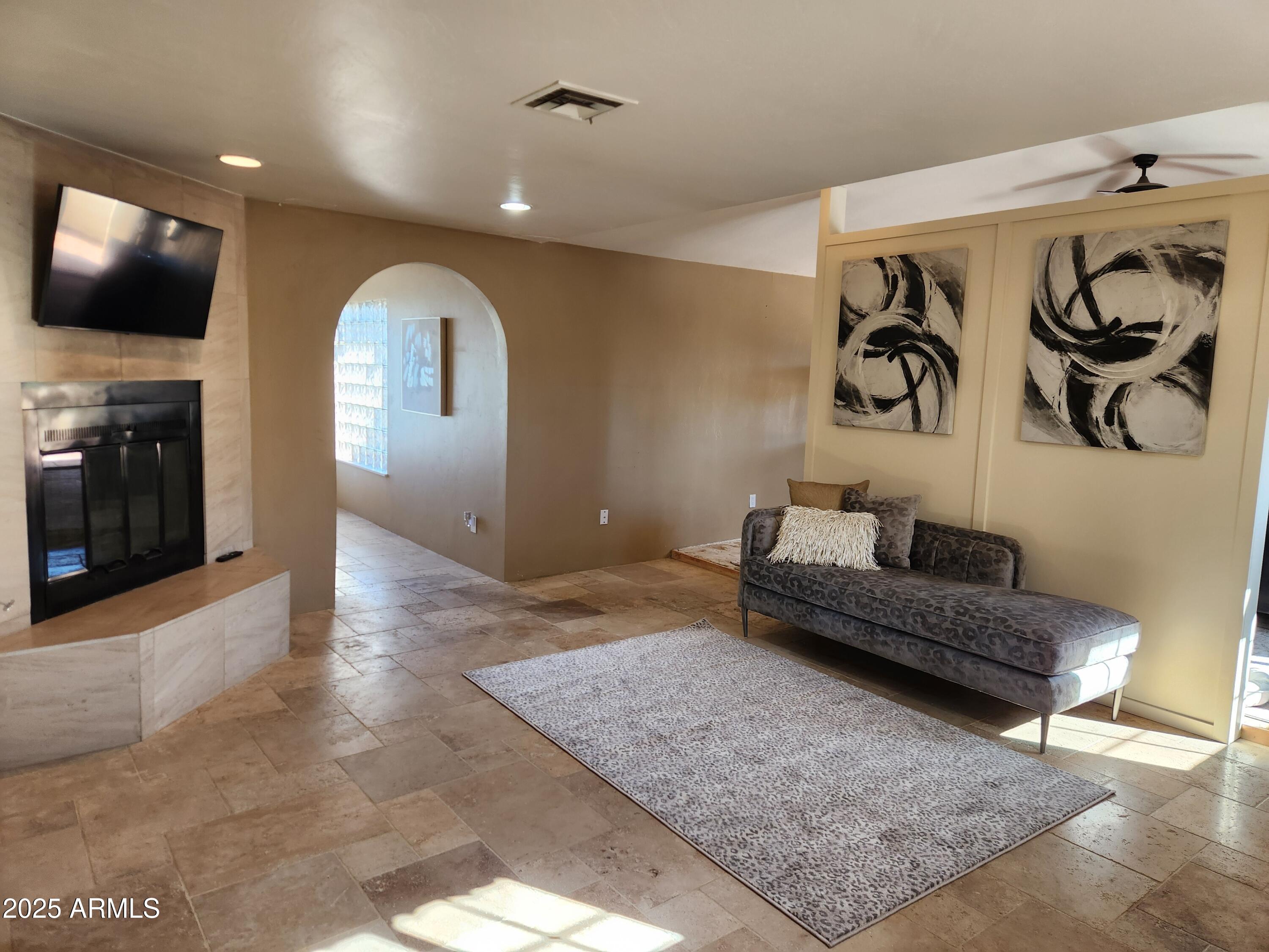 8915 North Invergordon Road Paradise Valley, AZ 85253 - Photo 26 of 62 primary sitting 2
