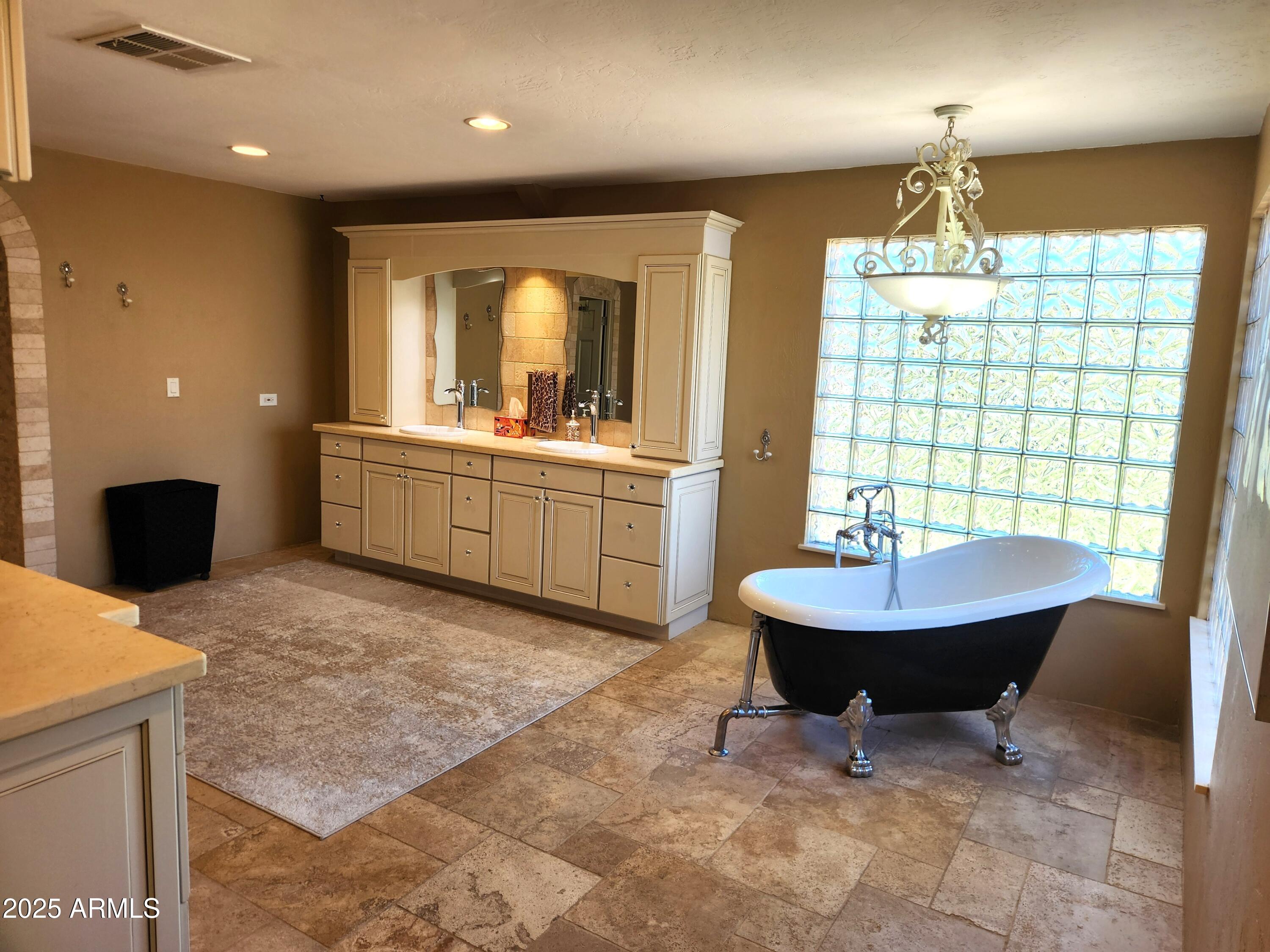 8915 North Invergordon Road Paradise Valley, AZ 85253 - Photo 27 of 62 prim bath