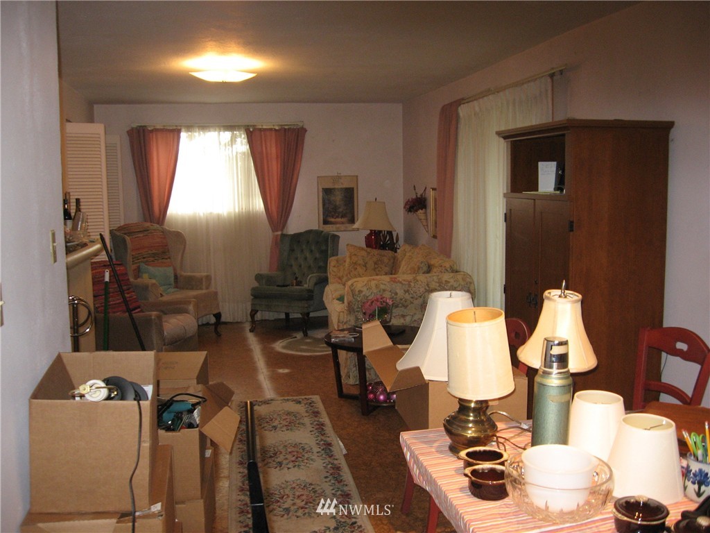 2740 Northeast 24th Street Renton, WA 98056 - Photo 3 of 4 Gallery Image 3