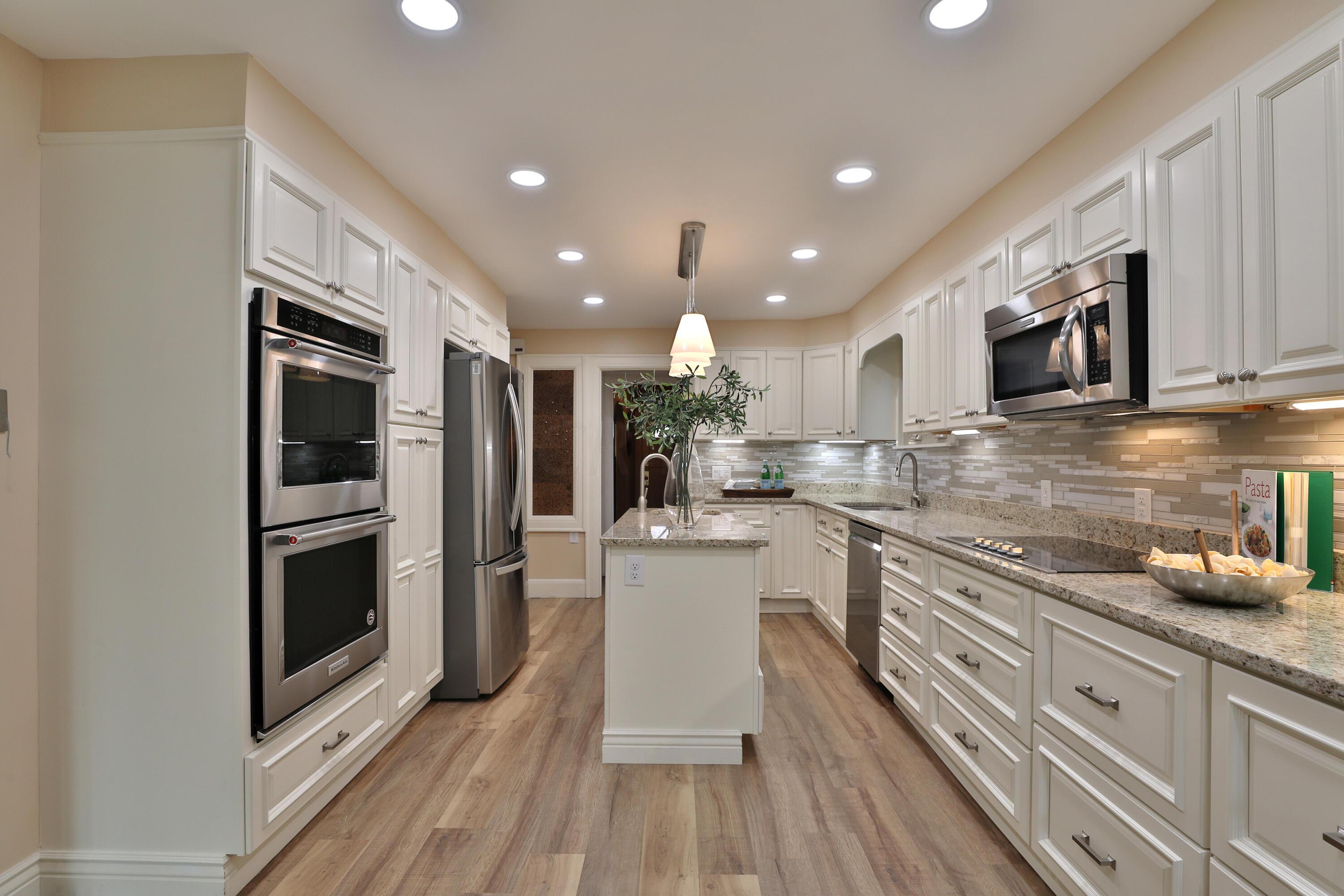 92 North Ardmore Road Bexley, OH 43209 - Photo 18 of 54 Chef's kitchen
