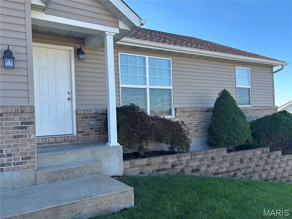 $239,000 | 322 Cartpath Lane, St. Clair, MO 63077