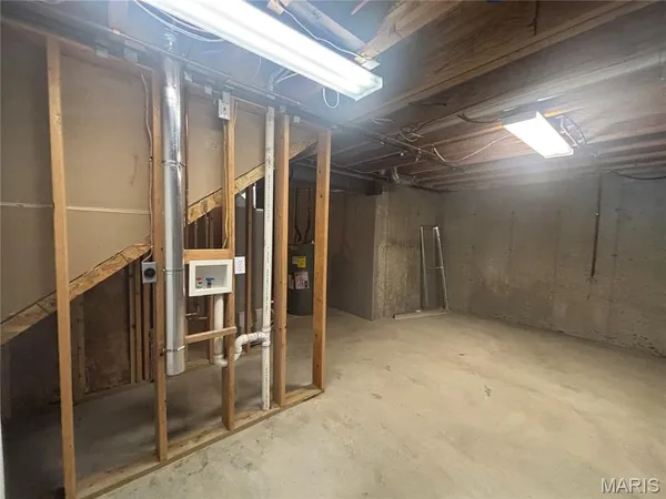 $239,000 | 322 Cartpath Lane, St. Clair, MO 63077