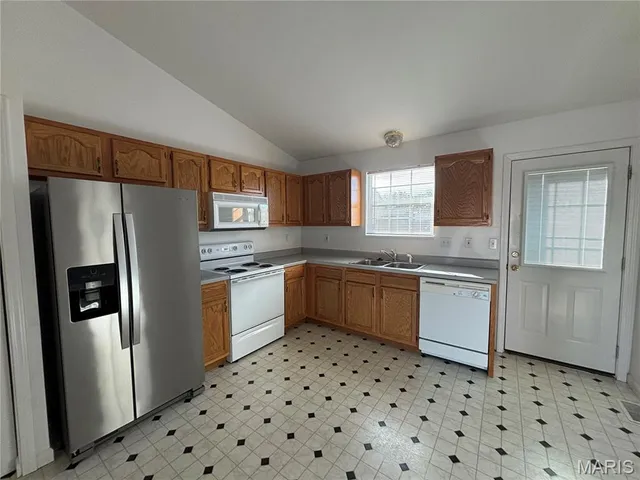 $245,000 | 322 Cartpath Lane, St. Clair, MO 63077