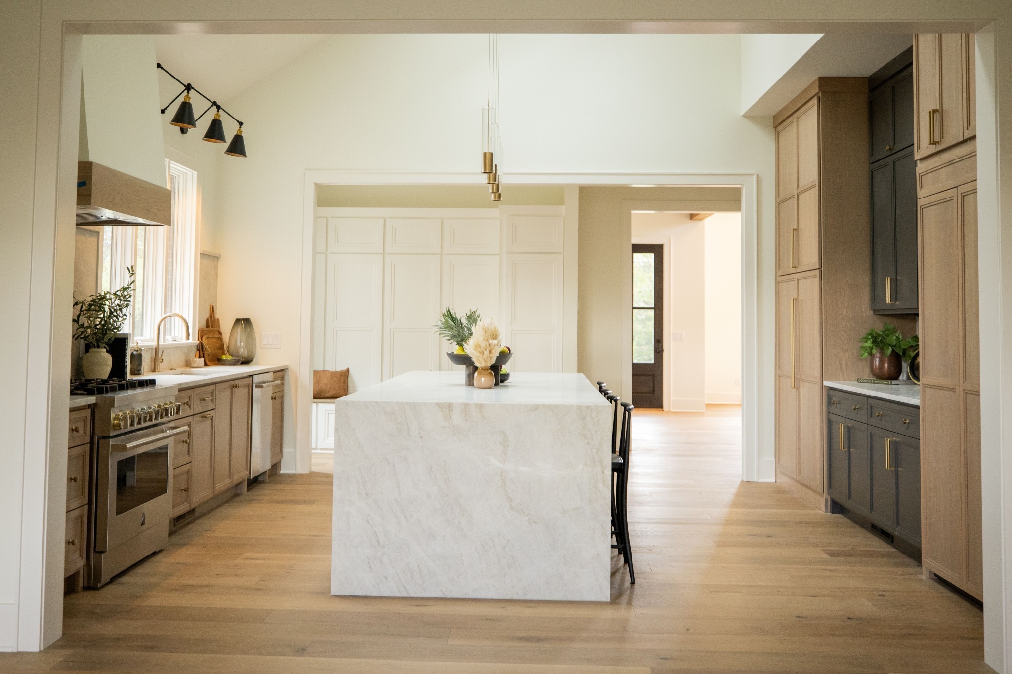 1130 Winding Way Road Nashville, TN 37216 - Photo 26 of 96 a living room with kitchen island granite countertop wooden floor and stainless steel appliances
