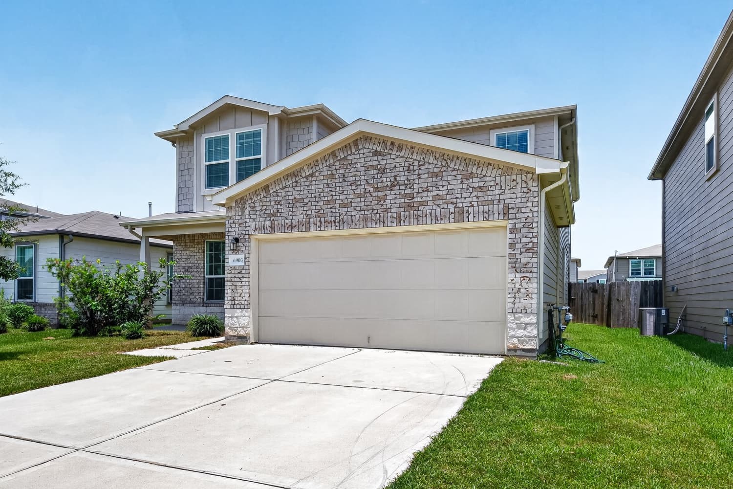 6903 Hobby Wind Ridge Drive Houston, TX 77075 - Photo 3 of 34