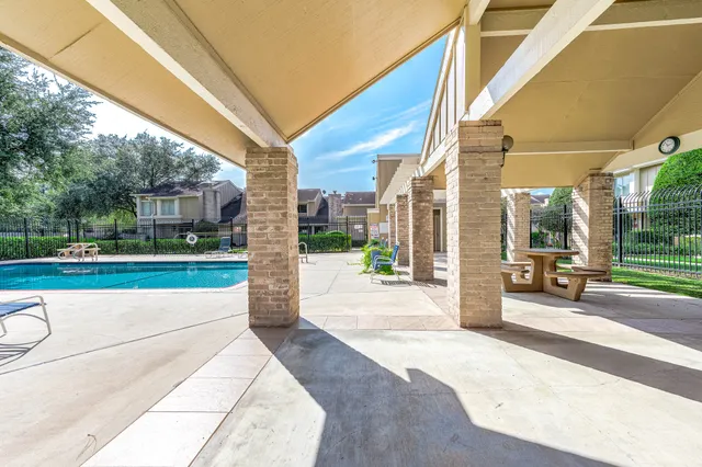 $185,000 | 11609 Village Pl Drive, Houston, TX 77077