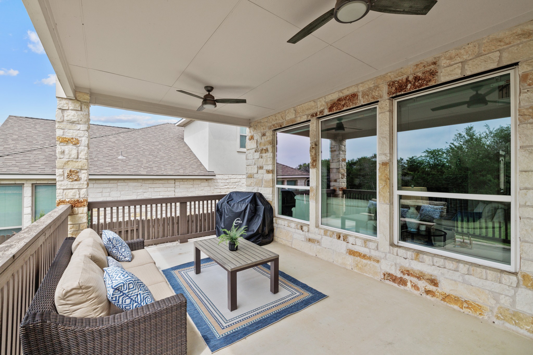3914 Logan Ridge Drive Cedar Park, TX 78613 - Photo 33 of 40 a living room with furniture