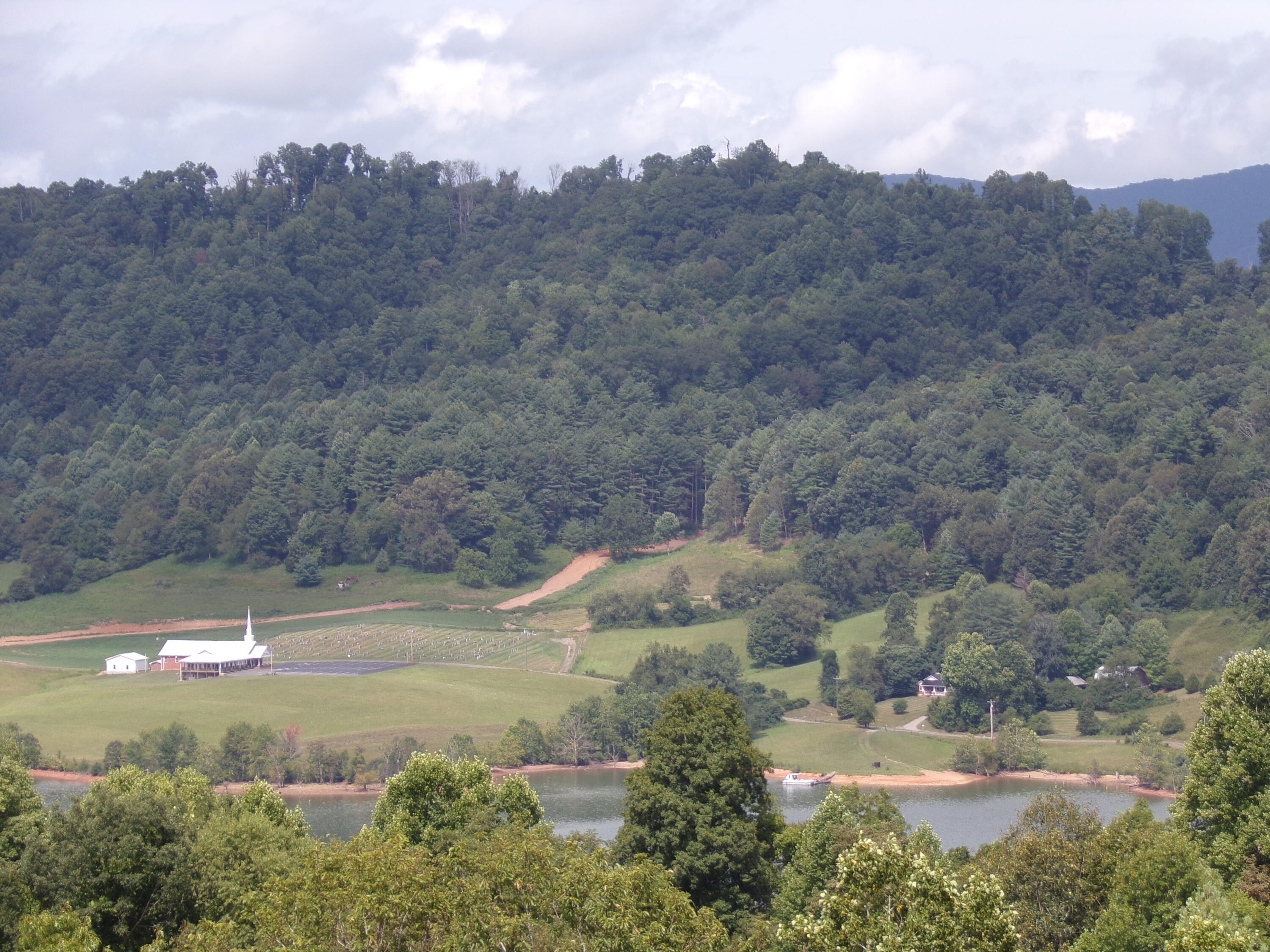 Lot 22 Lake Ridge, Unit 22 Butler, TN 37640 - Photo 6 of 7 103_4951
