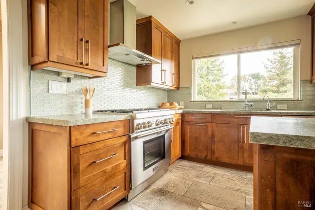 $1,349,000 | 1205 Calle Del Arroyo, Sonoma, CA 95476