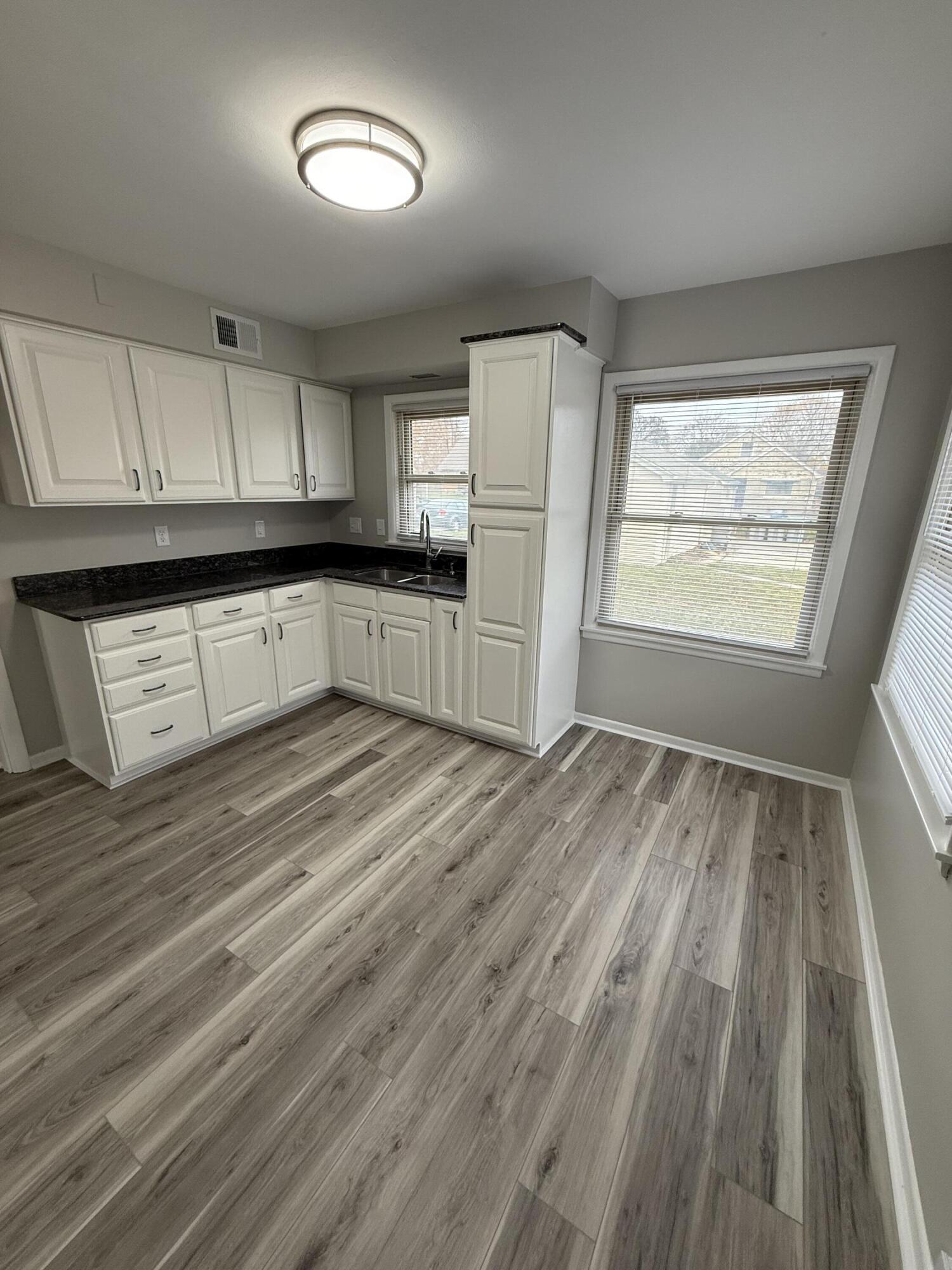 5126 North 67th Street Milwaukee, WI 53218 - Photo 3 of 23 IMG_9830