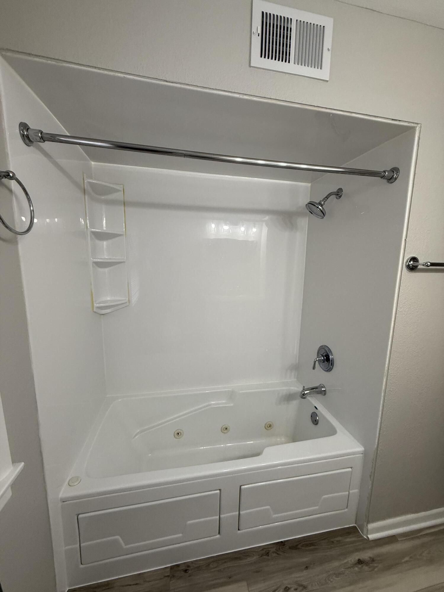 5126 North 67th Street Milwaukee, WI 53218 - Photo 9 of 23 IMG_9826