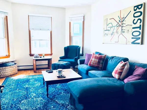 $3,300 | 608 East 2nd Street, Unit 1, Boston, MA 02127