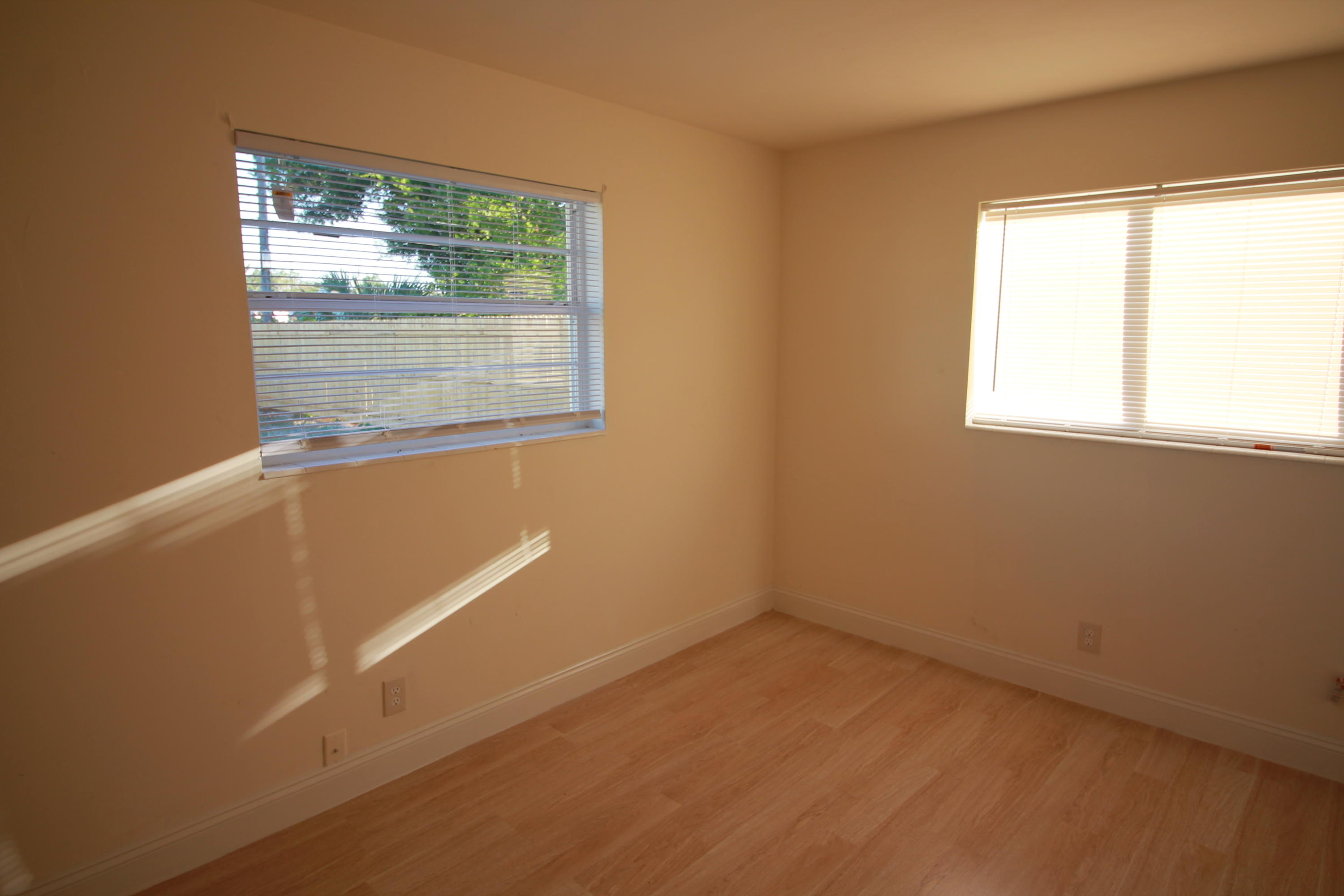 320 West 23rd Street Riviera Beach, FL 33404 - Photo 8 of 12 IMG_0251
