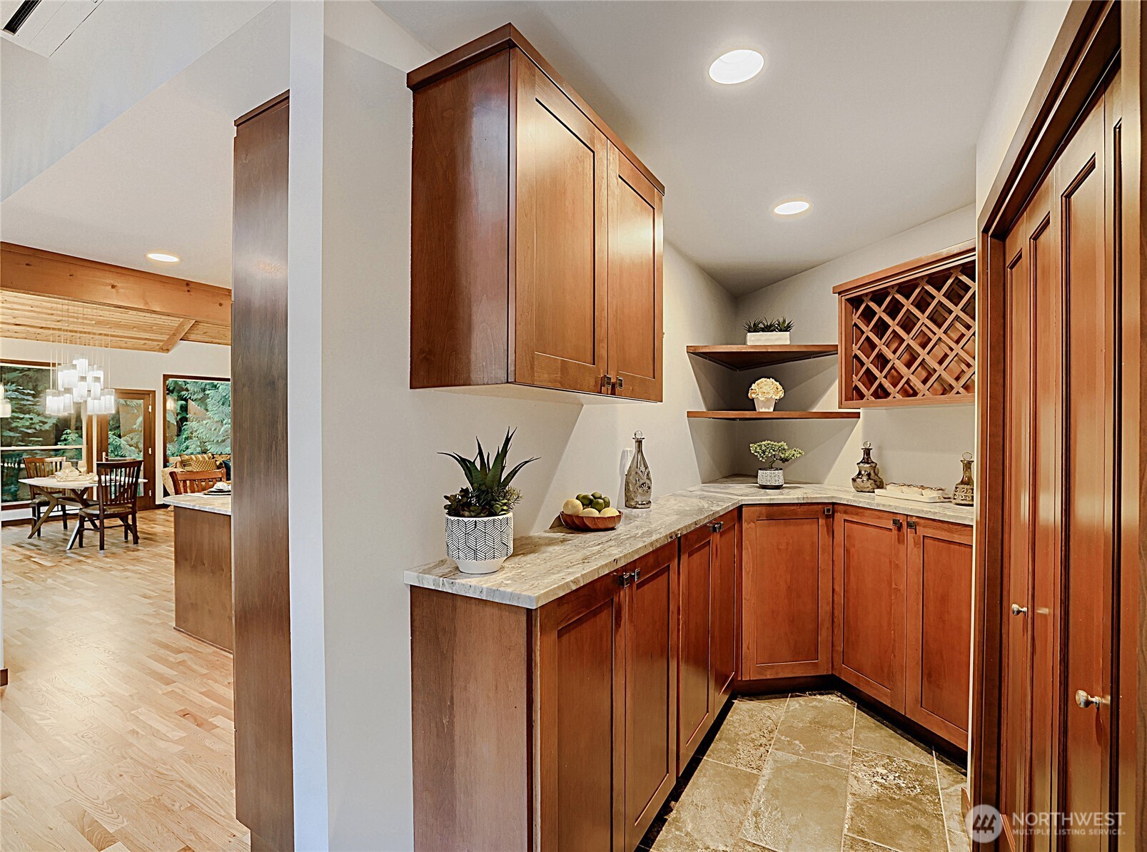 13020 Squak Mountain Road Southeast Issaquah, WA 98027 - Photo 17 of 40