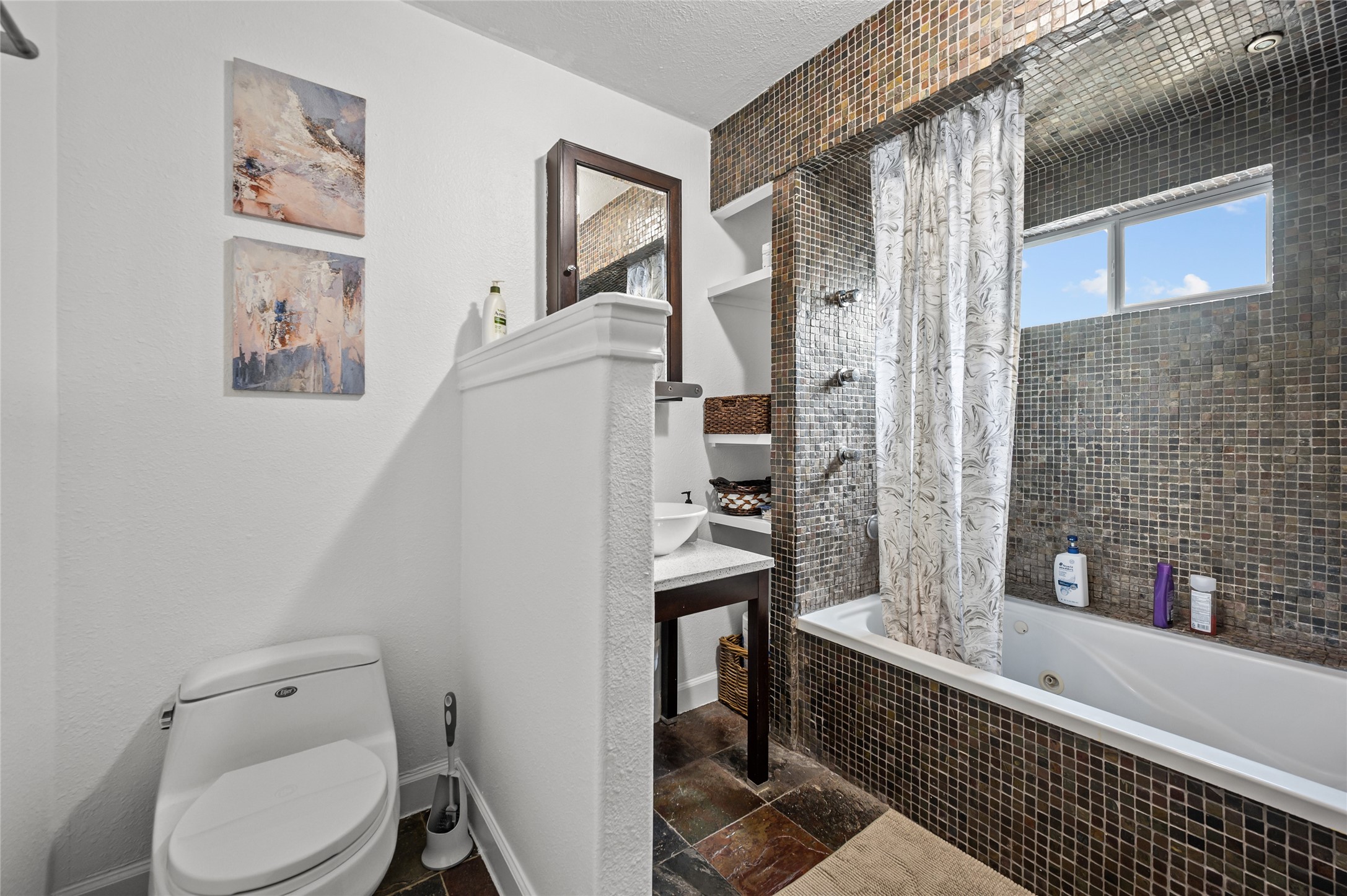 2311 Addison Road Houston, TX 77030 - Photo 7 of 44