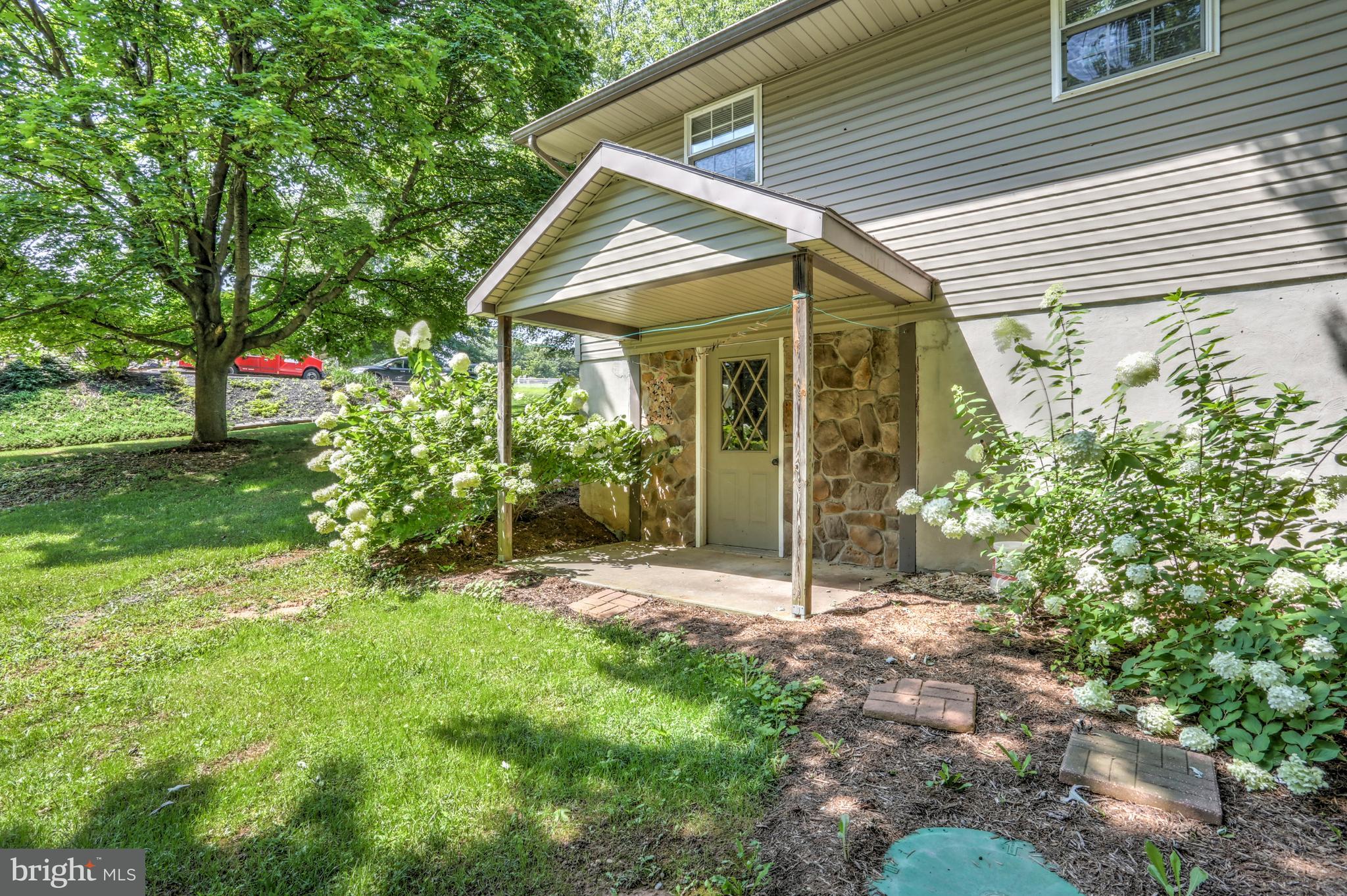 655 Milton Grove Road South Elizabethtown, PA 17022 - Photo 14 of 32