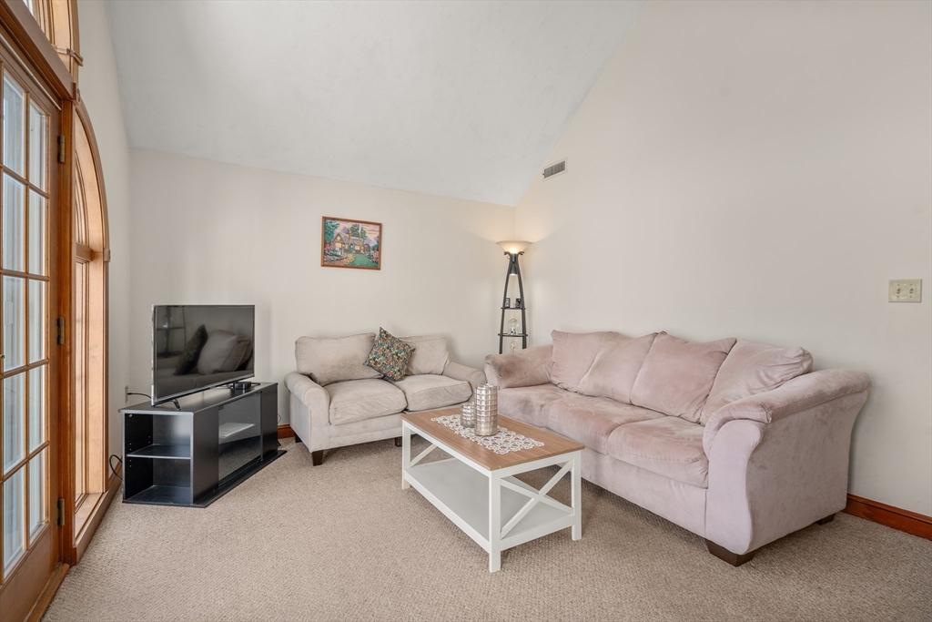 113 Temple Road Waltham, MA 02452 - Photo 22 of 35