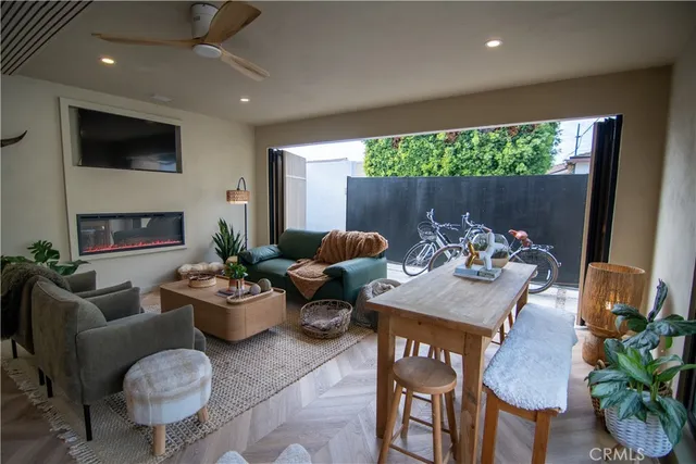 $1,899,999 | 285 Ravenna Drive, Long Beach, CA 90803