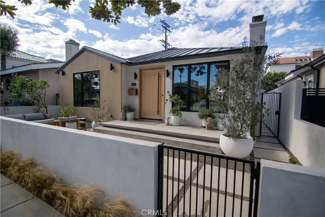 $1,899,999 | 285 Ravenna Drive, Long Beach, CA 90803