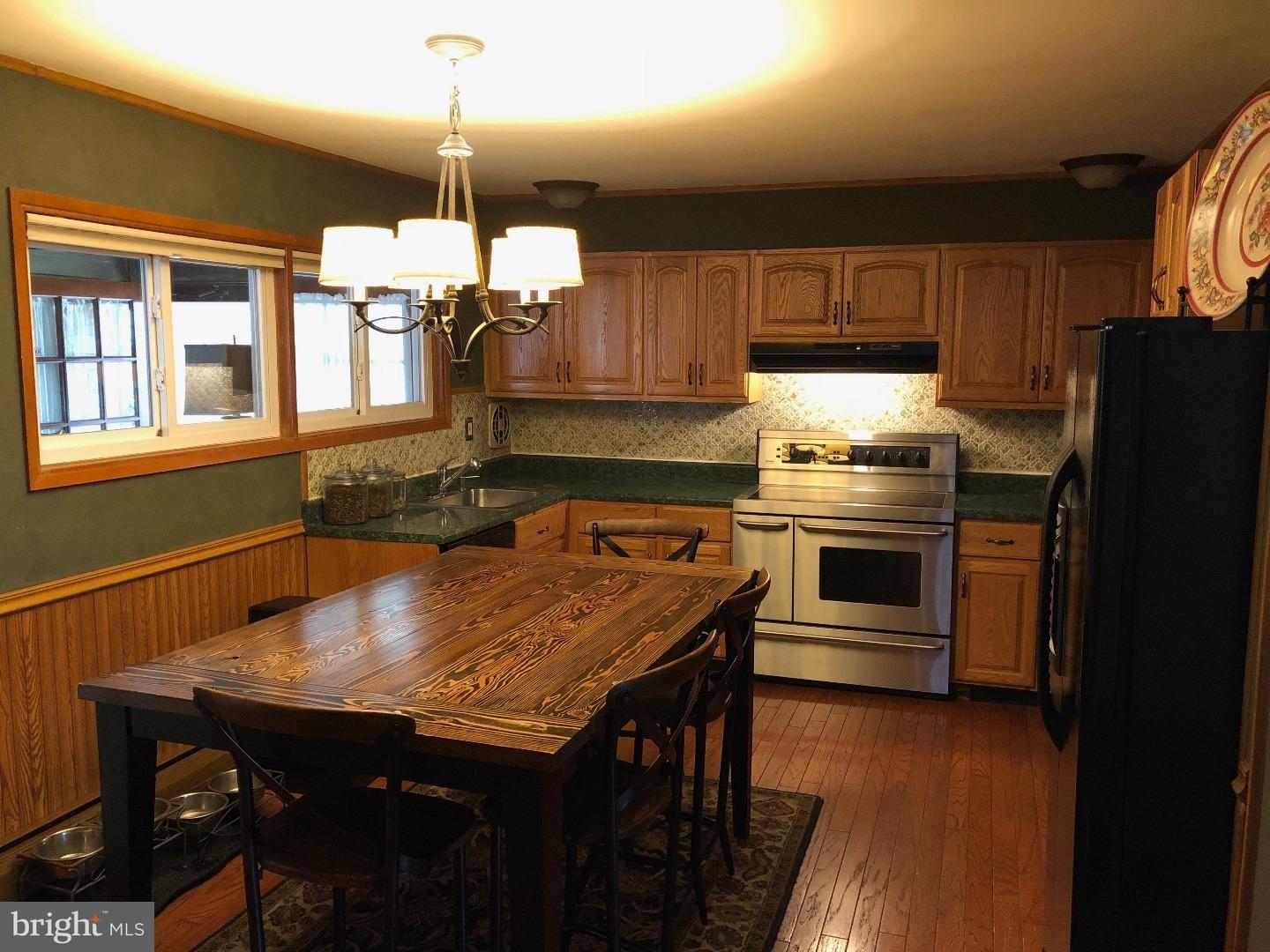 9 Inkberry Road Levittown, PA 19057 - Photo 3 of 12 Gallery Image 3