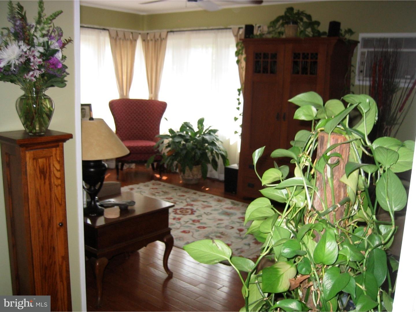 9 Inkberry Road Levittown, PA 19057 - Photo 8 of 12 Gallery Image 8