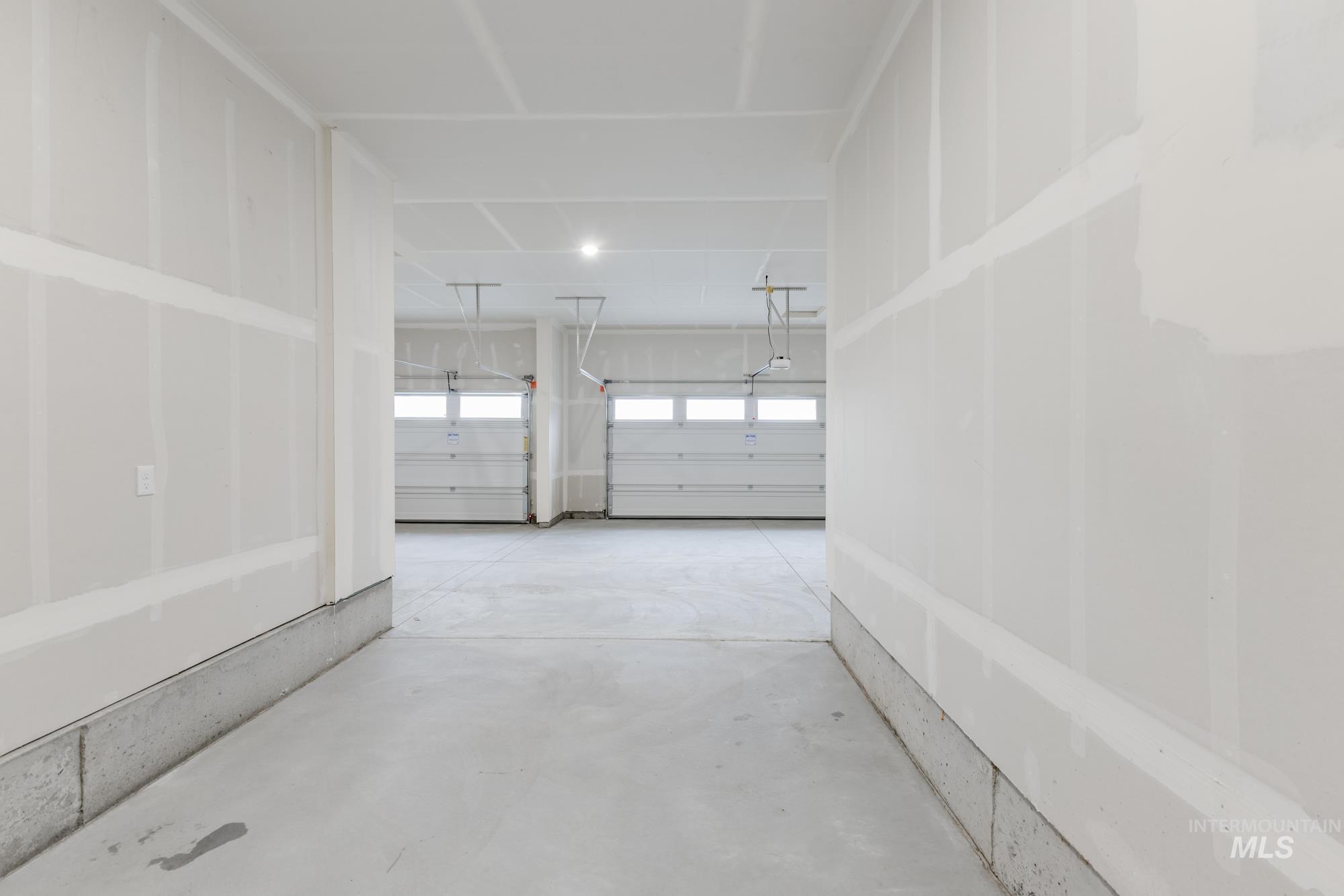 6494 South Sunfish Avenue Boise, ID 83709 - Photo 31 of 32 View of garage