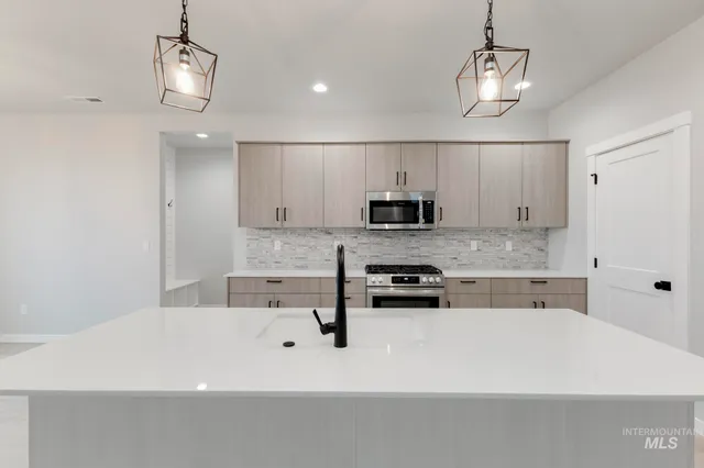 $649,990 | 6494 South Sunfish Avenue, Boise, ID 83709