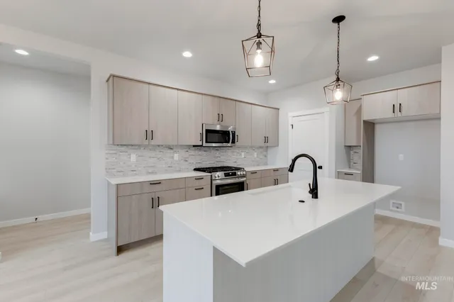 $649,990 | 6494 South Sunfish Avenue, Boise, ID 83709