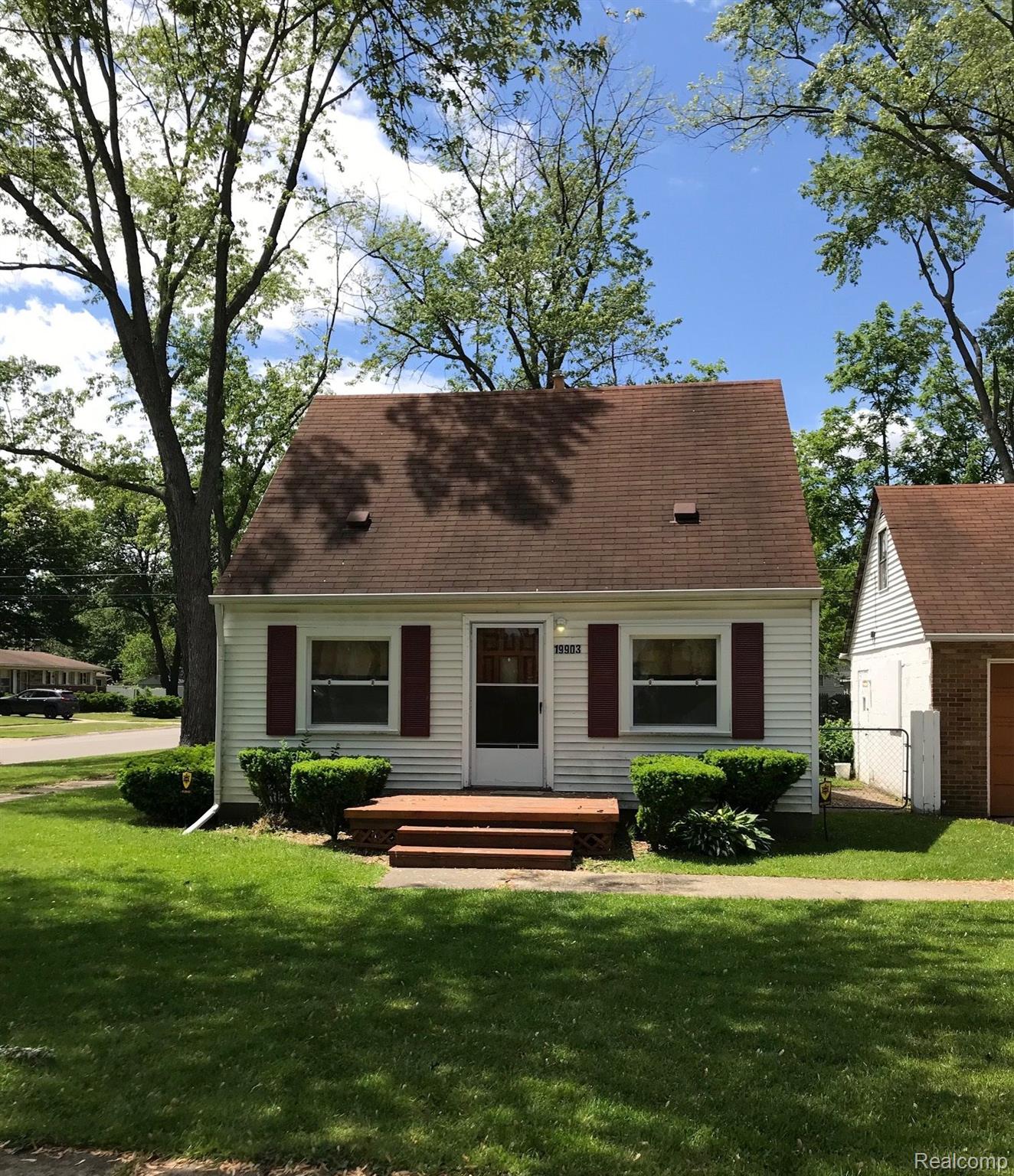 19903 Inkster Road Livonia, MI 48152 - Photo 1 of 17 Gallery Image 1