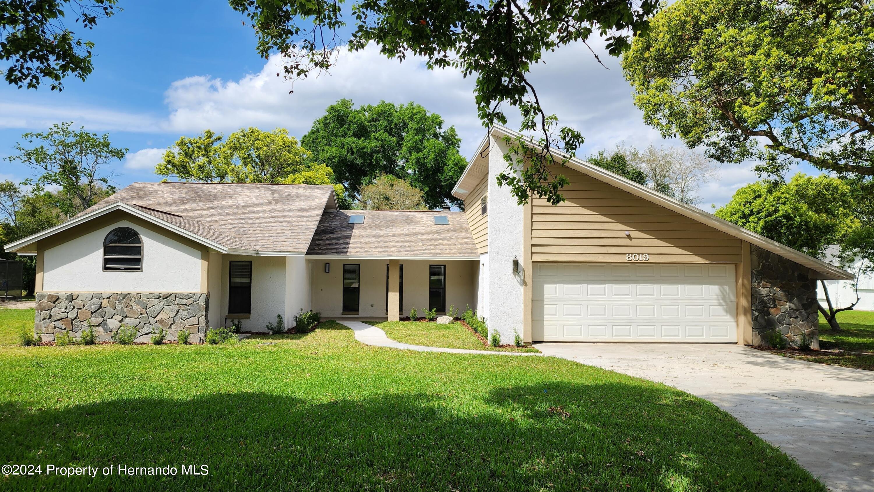 8019 Floral Weeki Wachee, FL 34607 - Photo 1 of 19 001