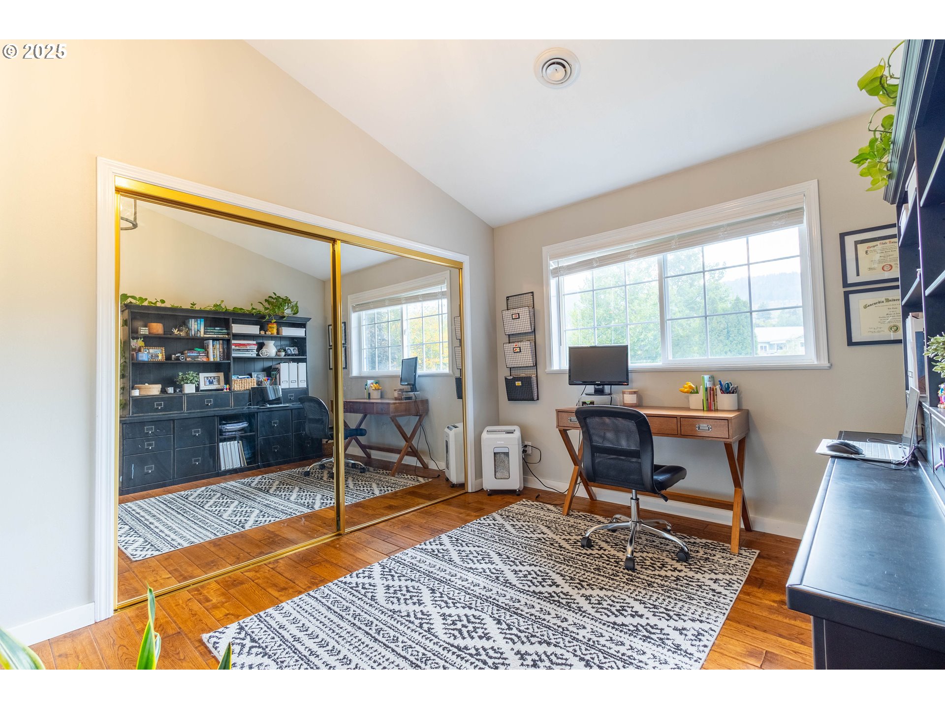 2000 Scorpio Drive La Grande, OR 97850 - Photo 26 of 36 a living room with furniture a rug and a table