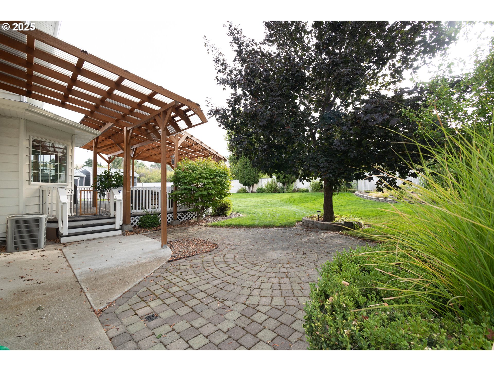 2000 Scorpio Drive La Grande, OR 97850 - Photo 35 of 36 a view of a backyard