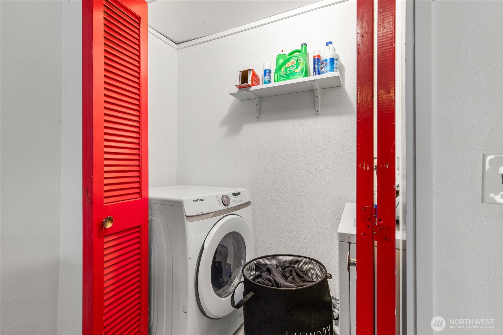 17543 7th Avenue Northeast Shoreline, WA 98155 - Photo 27 of 37 a utility room with dryer and washer