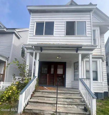 $1,800 | 224 5th Avenue, Troy, NY 12180