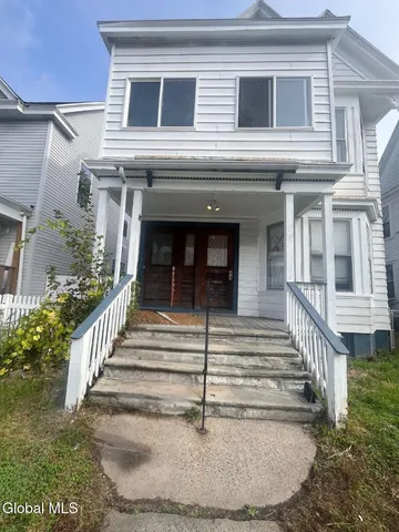 $1,800 | 224 5th Avenue, Troy, NY 12180