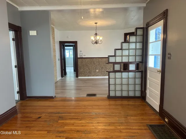 $1,800 | 224 5th Avenue, Troy, NY 12180