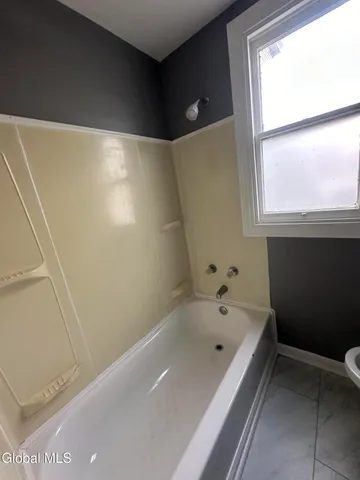 $1,800 | 224 5th Avenue, Troy, NY 12180